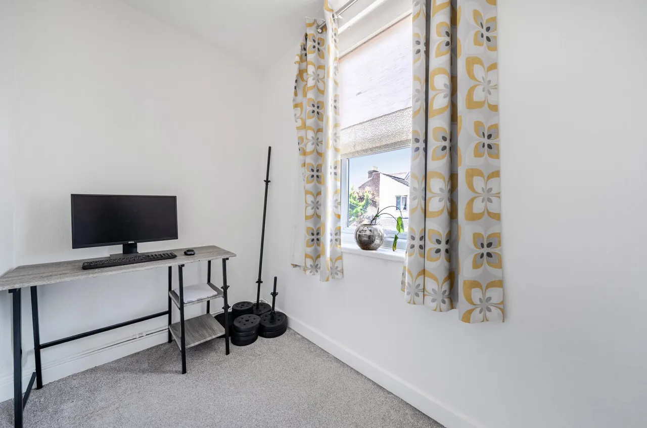 Monmouth Road, Portsmouth, PO2, photo 12