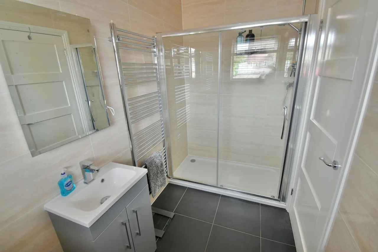 Clayford Avenue, BH22, photo 11