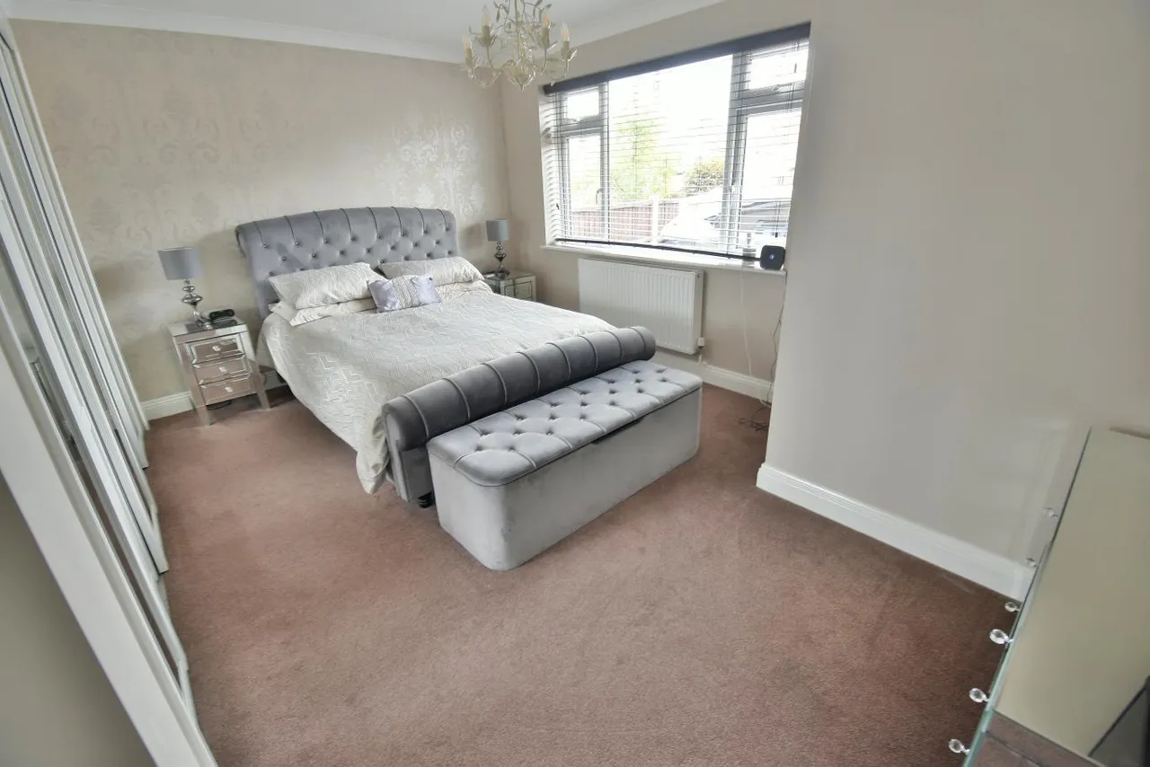 Clayford Avenue, BH22, photo 9