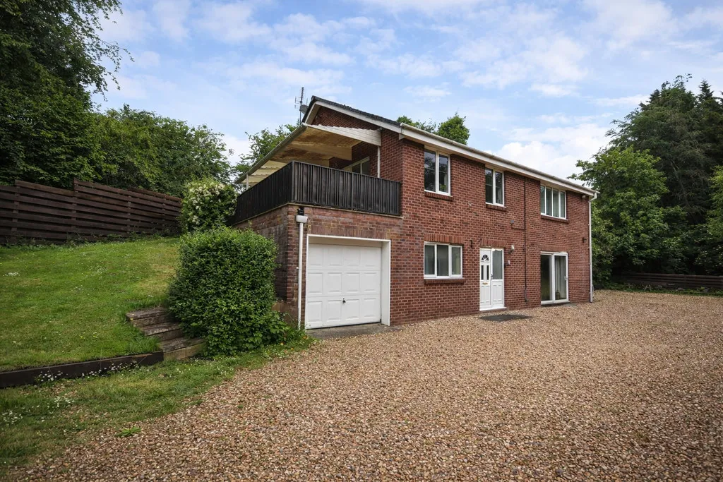 5 bed house for sale, The Firs, Whitchurch