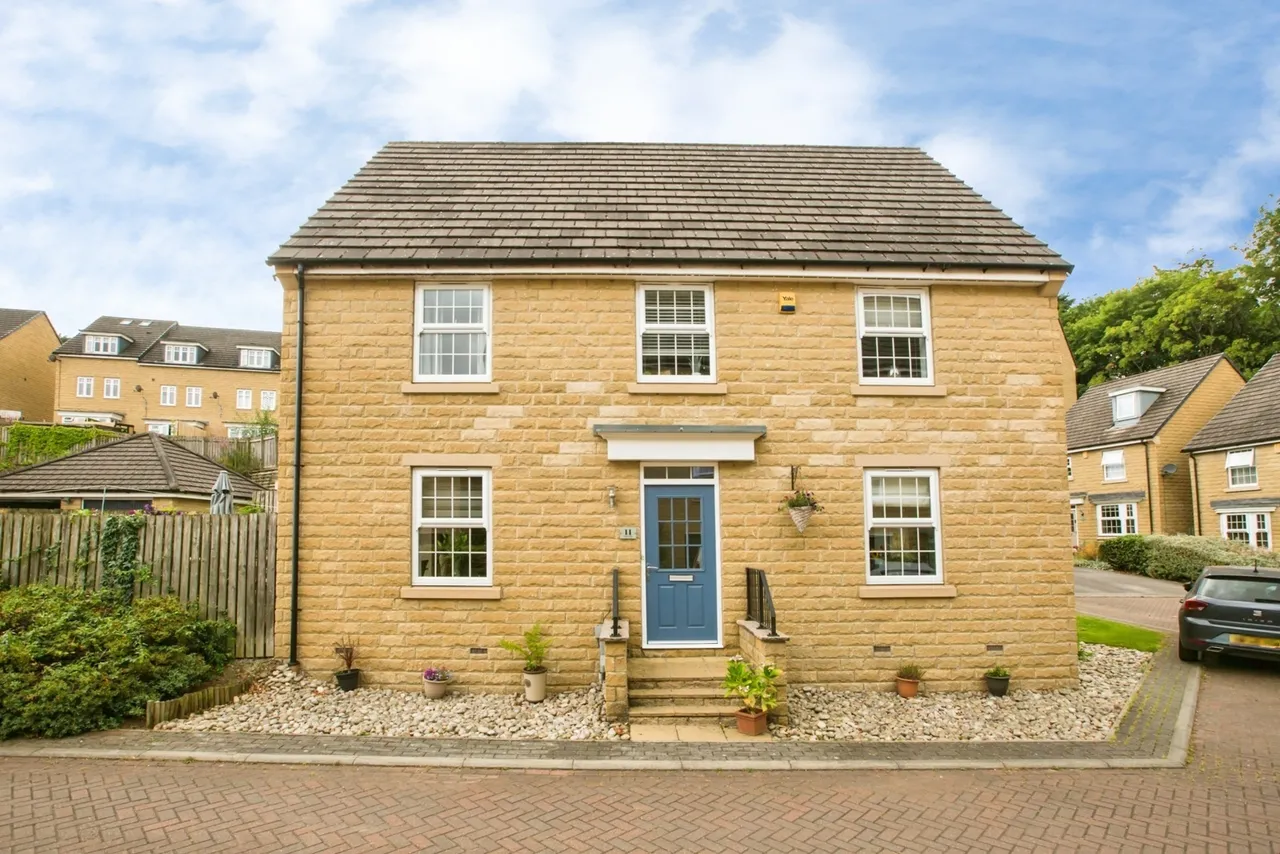 4 bed house for sale — Pilgrim View, HALIFAX, West Yorkshire, HX2