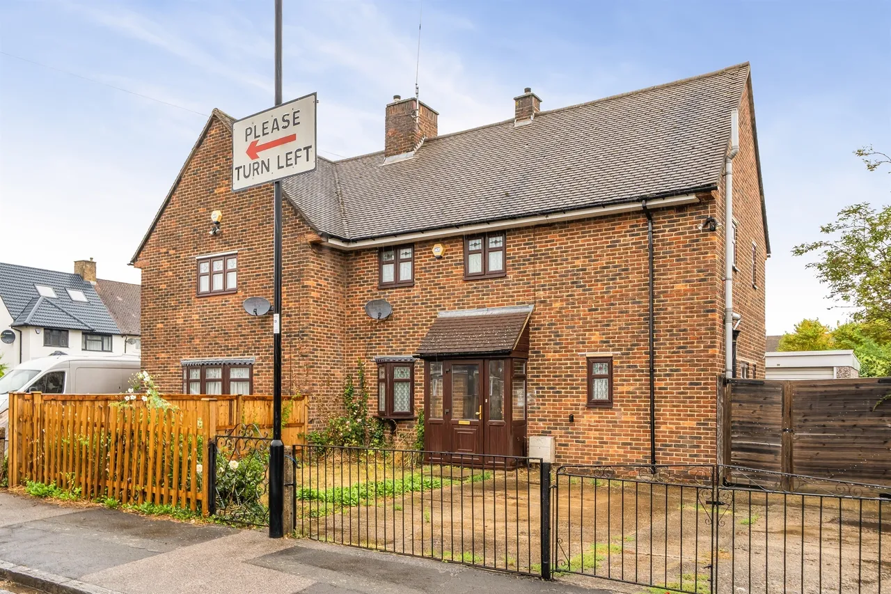 3 bed house for sale, Linden Gardens, Enfield, EN1