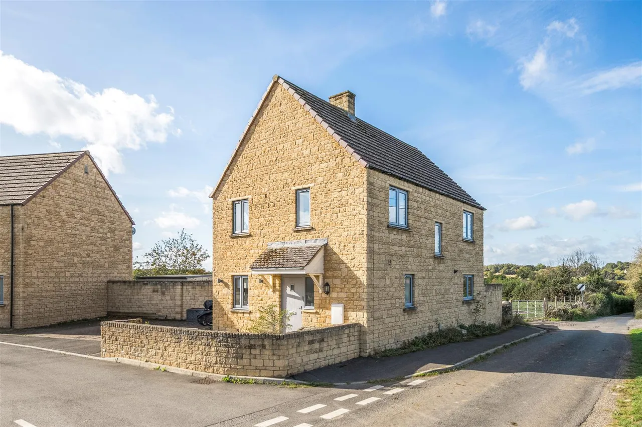 4 bed house for sale, Town Close, Kington St Michael, SN14