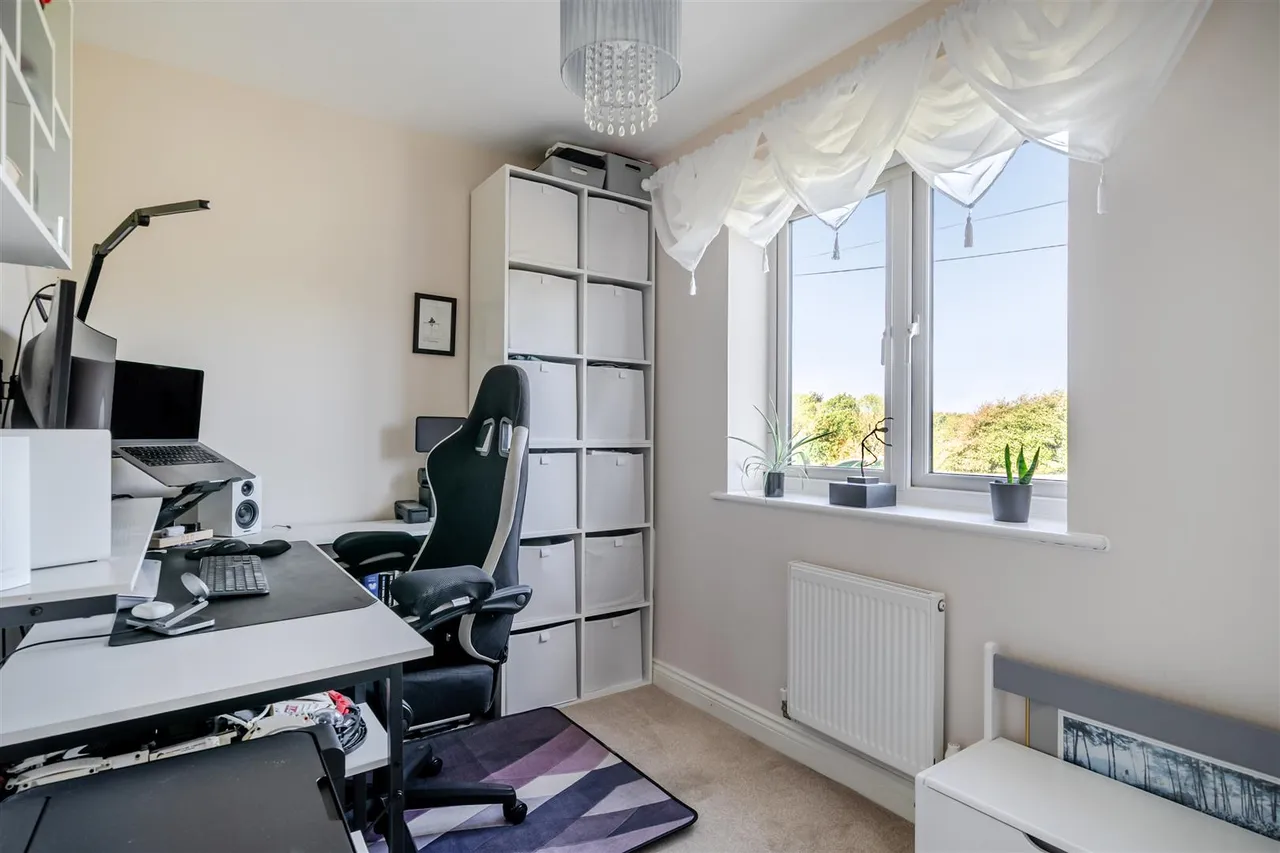 Town Close, Kington St Michael, SN14, photo 14
