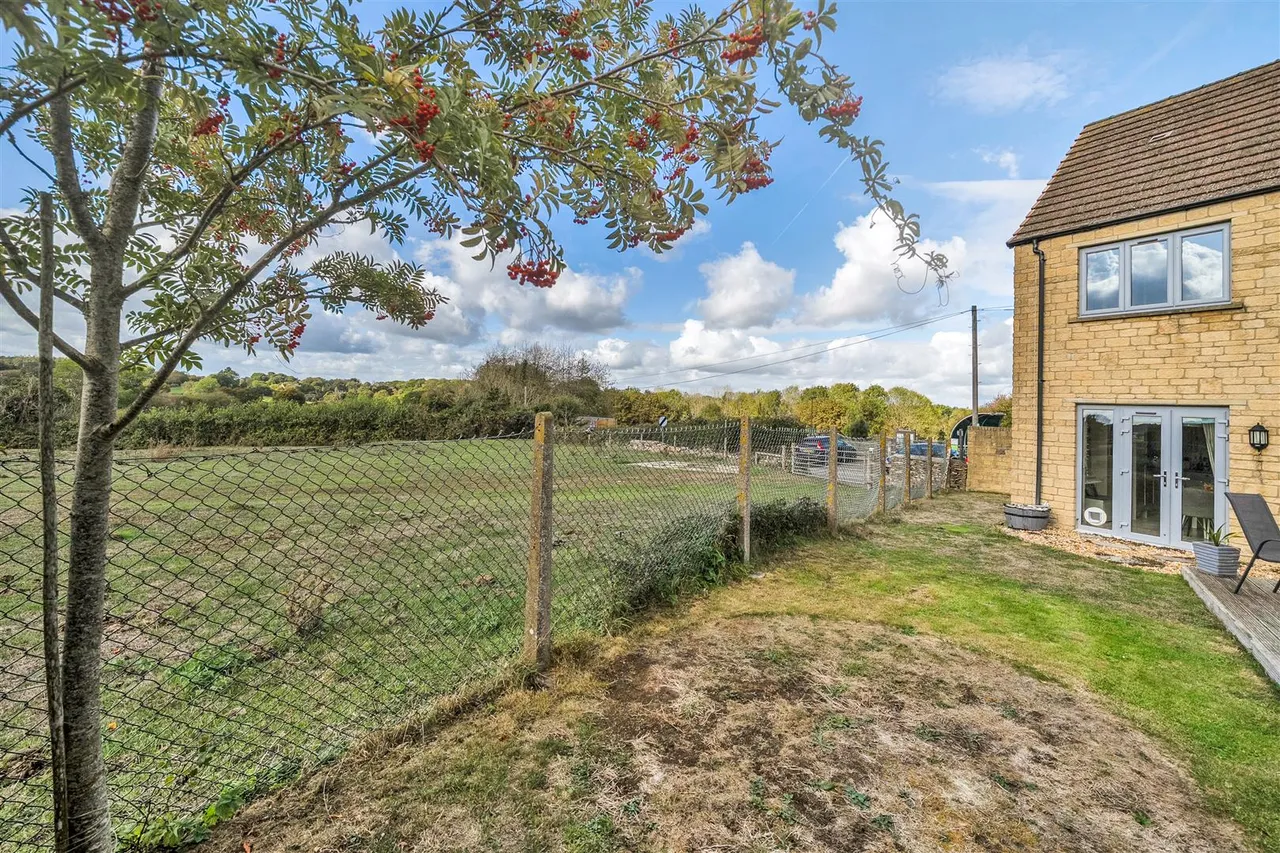 Town Close, Kington St Michael, SN14, photo 16
