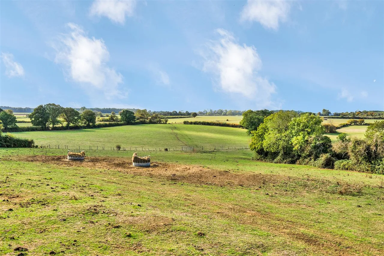 Town Close, Kington St Michael, SN14, photo 8