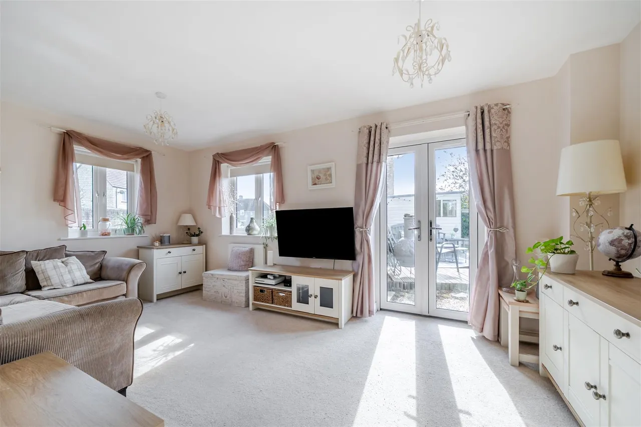 Town Close, Kington St Michael, SN14, photo 5