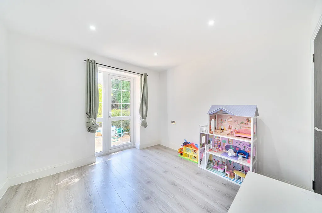 19 Hartley Old Road, Purley CR8 4FJ, photo 12