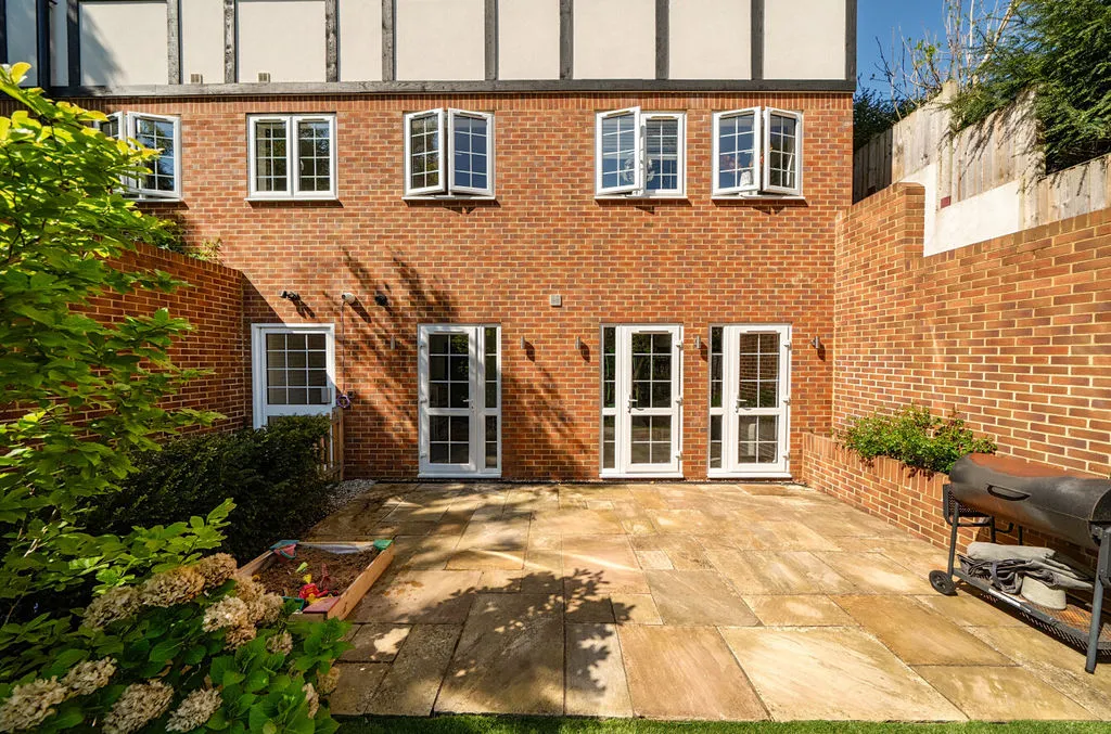 19 Hartley Old Road, Purley CR8 4FJ, photo 18