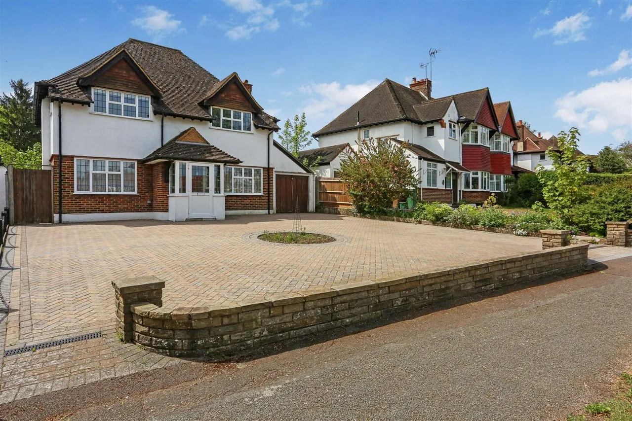 3 bed house for sale — Crossways, Sutton, SM2 5LB