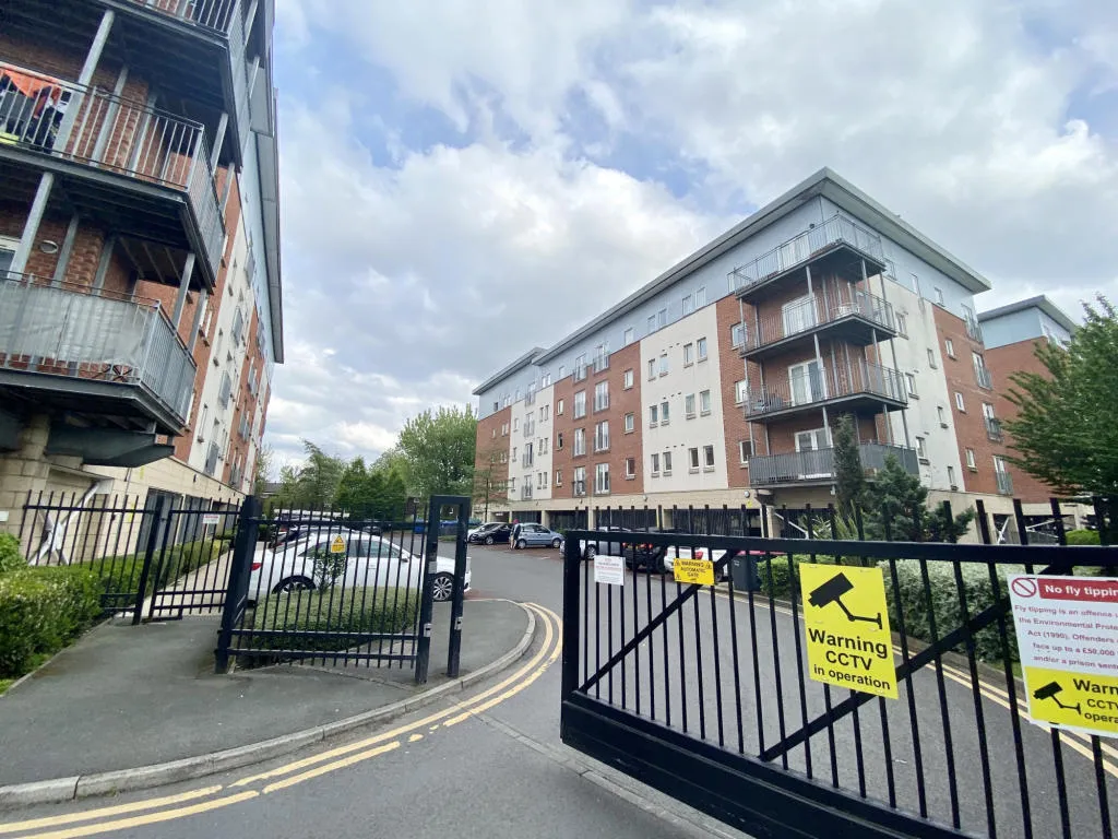 Elmira Way, Salford, M5, photo 8