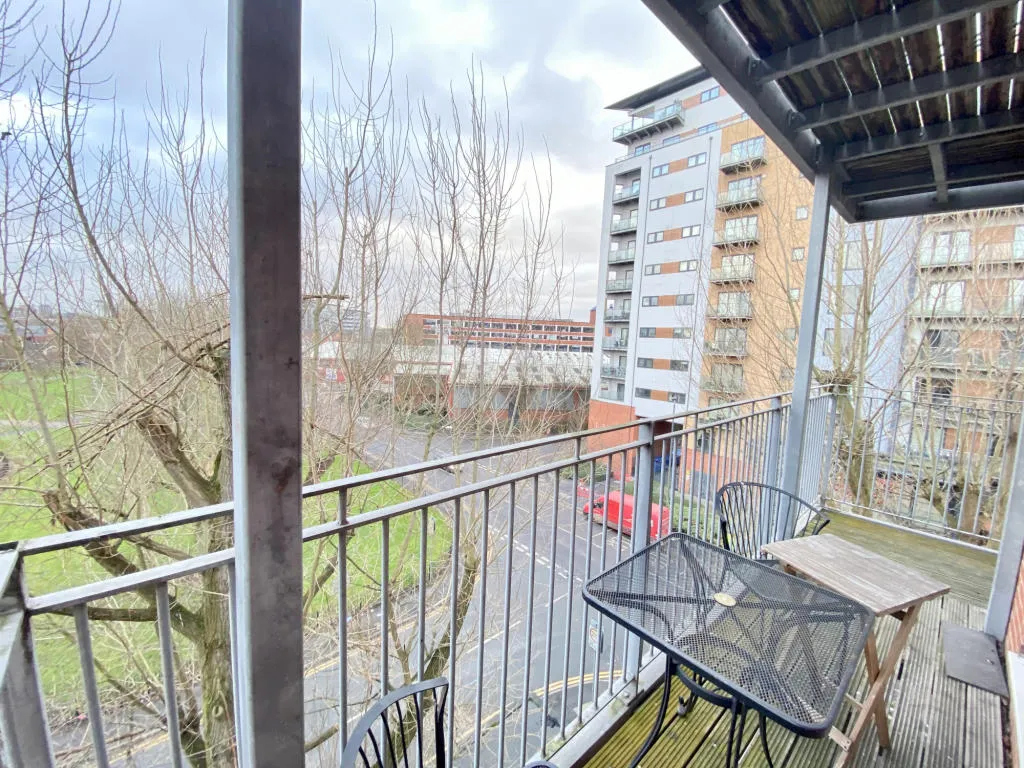 Elmira Way, Salford, M5, photo 2