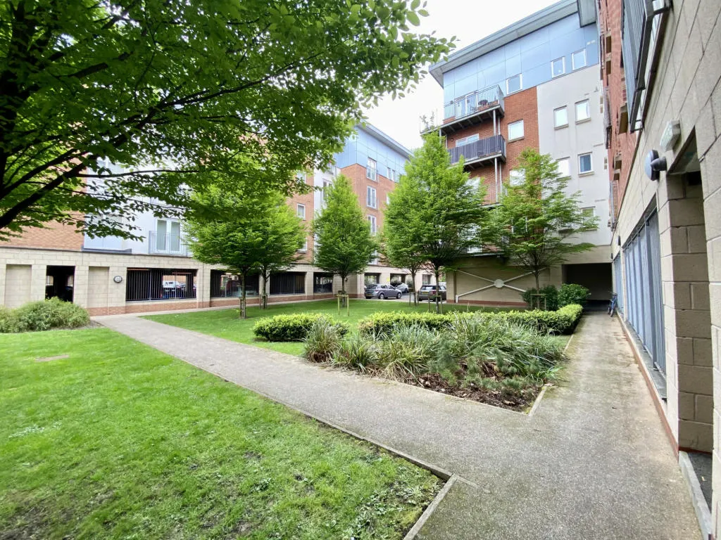 Elmira Way, Salford, M5, photo 6