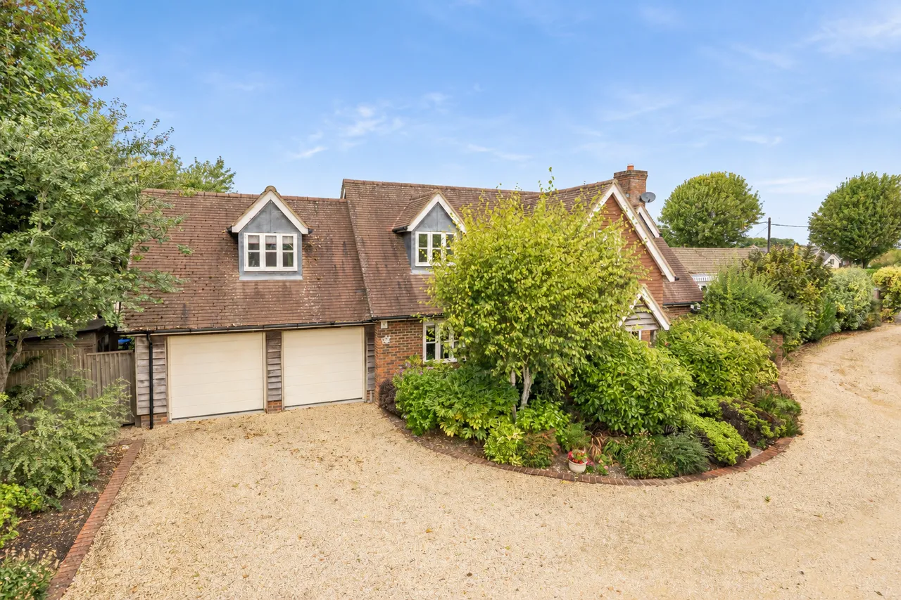 5 bed house for sale, The Paddock, Gomeldon, SP4