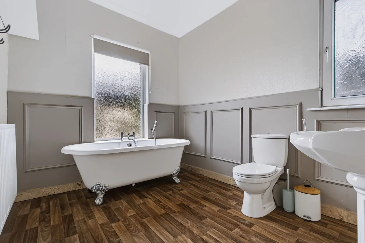 Wilderspool Causeway, Warrington, Warrington, WA4 6QE, photo 15