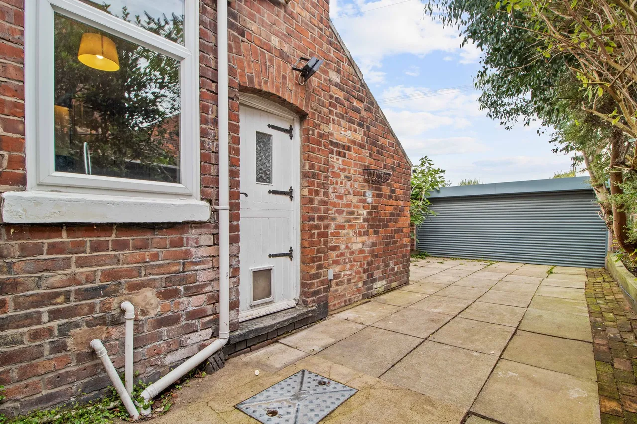 Wilderspool Causeway, Warrington, Warrington, WA4 6QE, photo 18