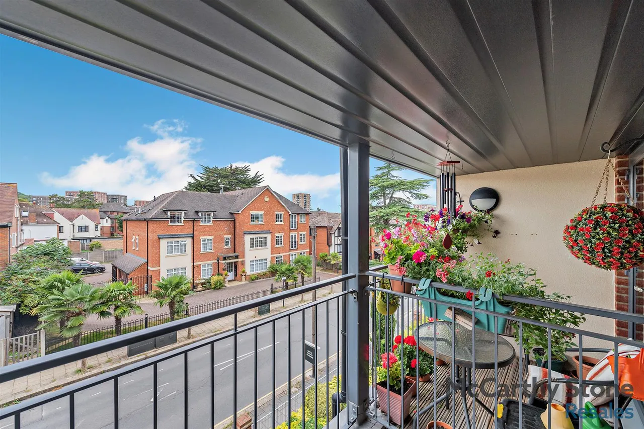 2 bed flat for sale, Northwick Park Road, Harrow, HA1