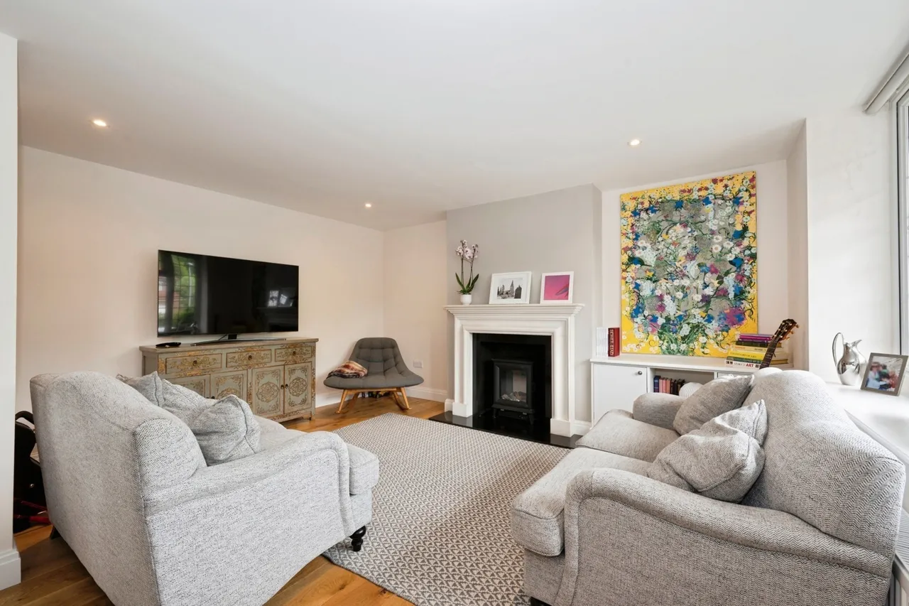 Queens Close, Esher, KT10, photo 12