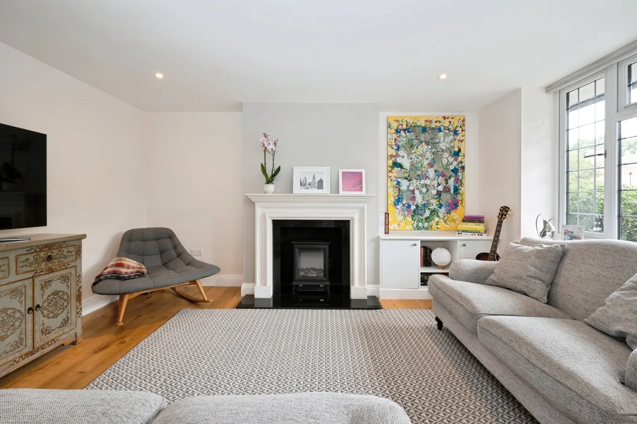 Queens Close, Esher, KT10, photo 6