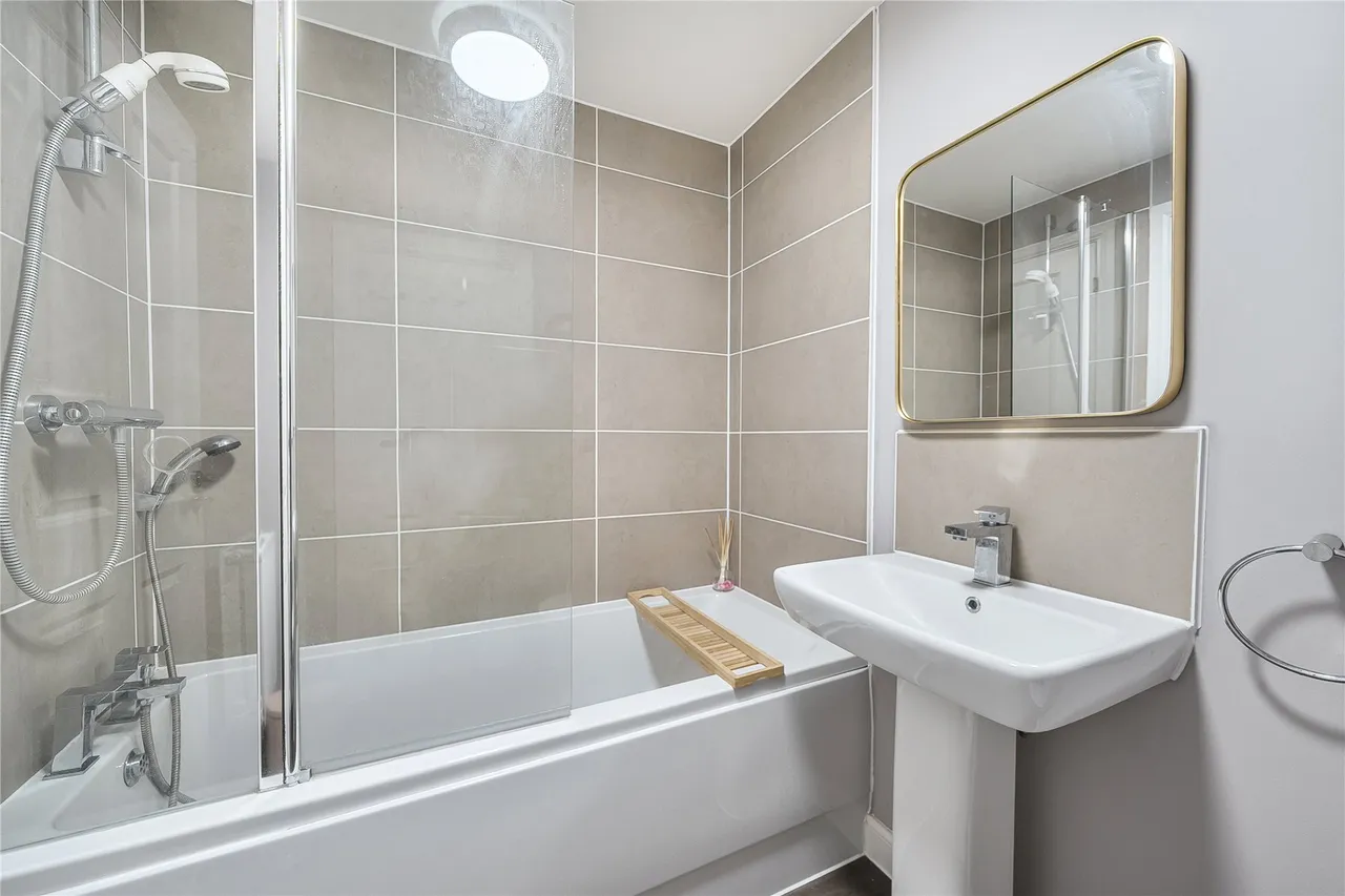 Blackbess Lane, Chertsey, KT16, photo 5