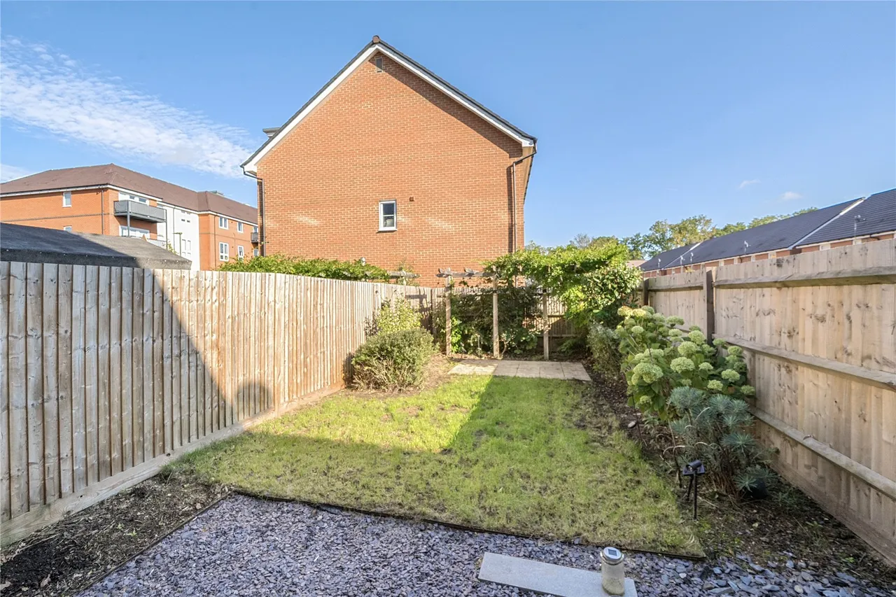 Blackbess Lane, Chertsey, KT16, photo 19