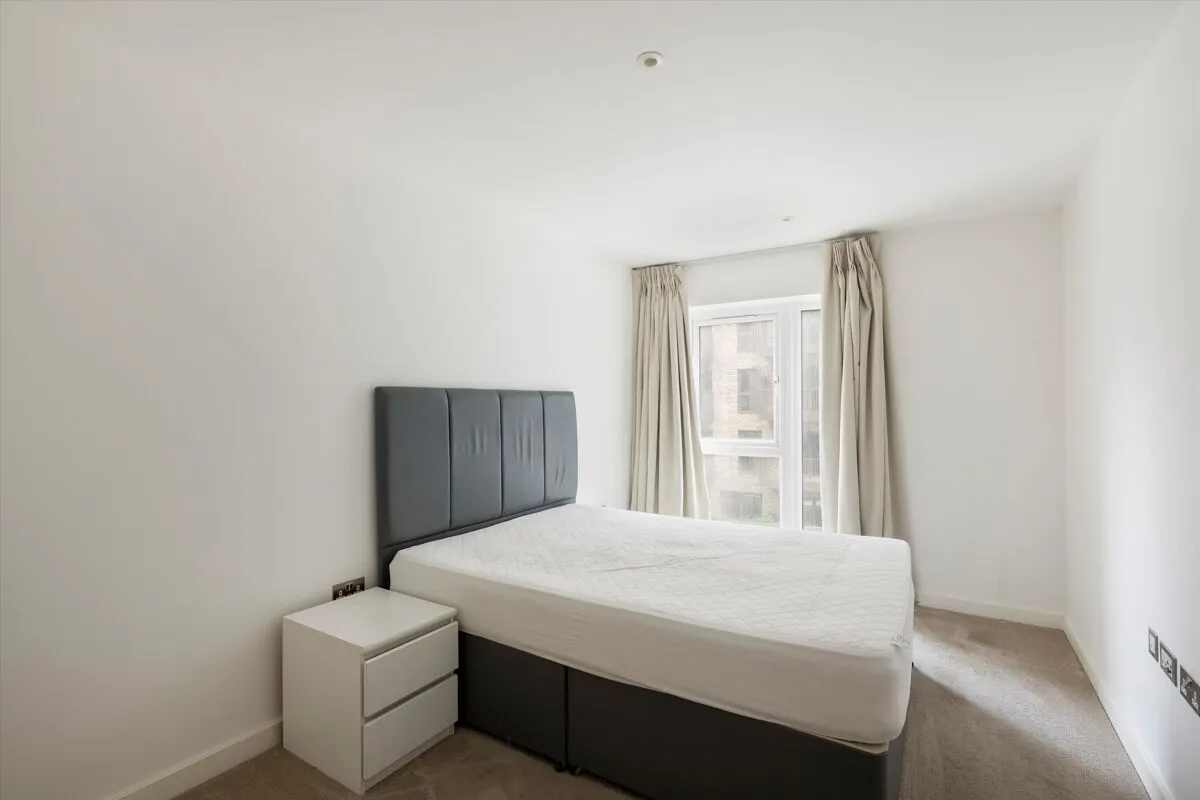 Caversham Road, London, NW9, photo 7