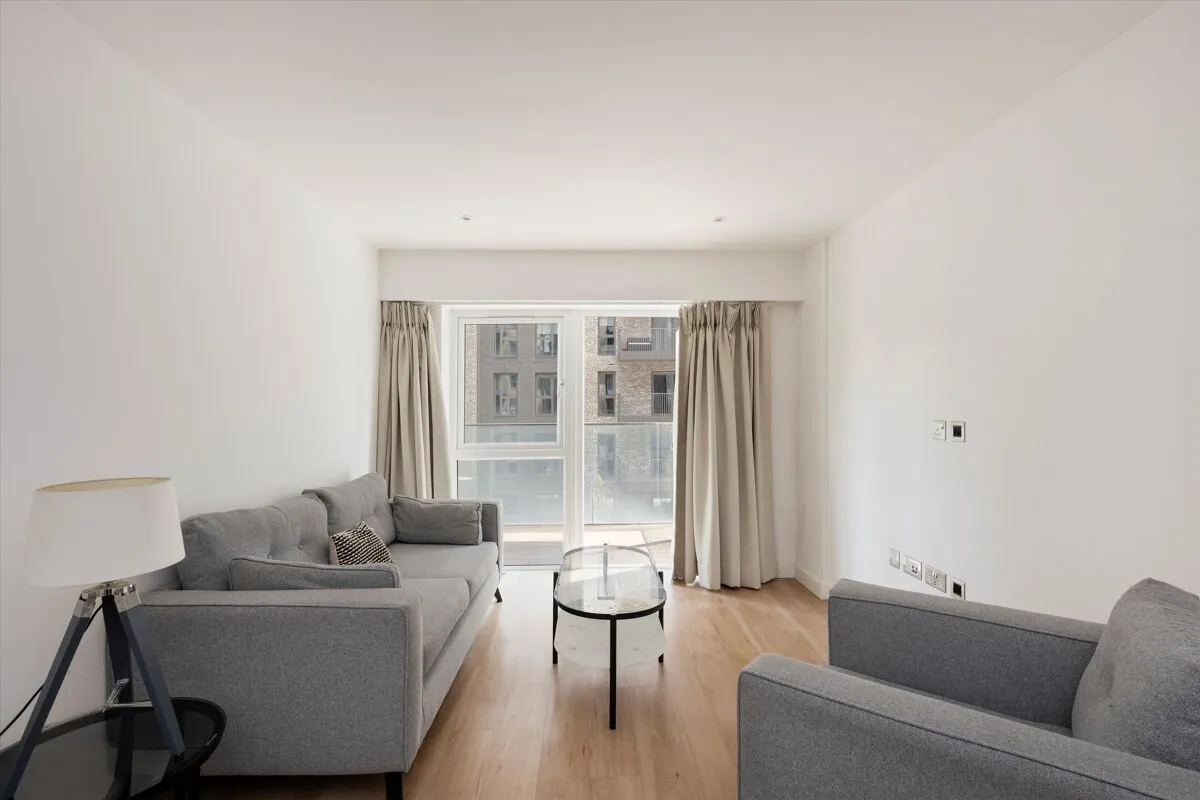 Caversham Road, London, NW9, photo 3