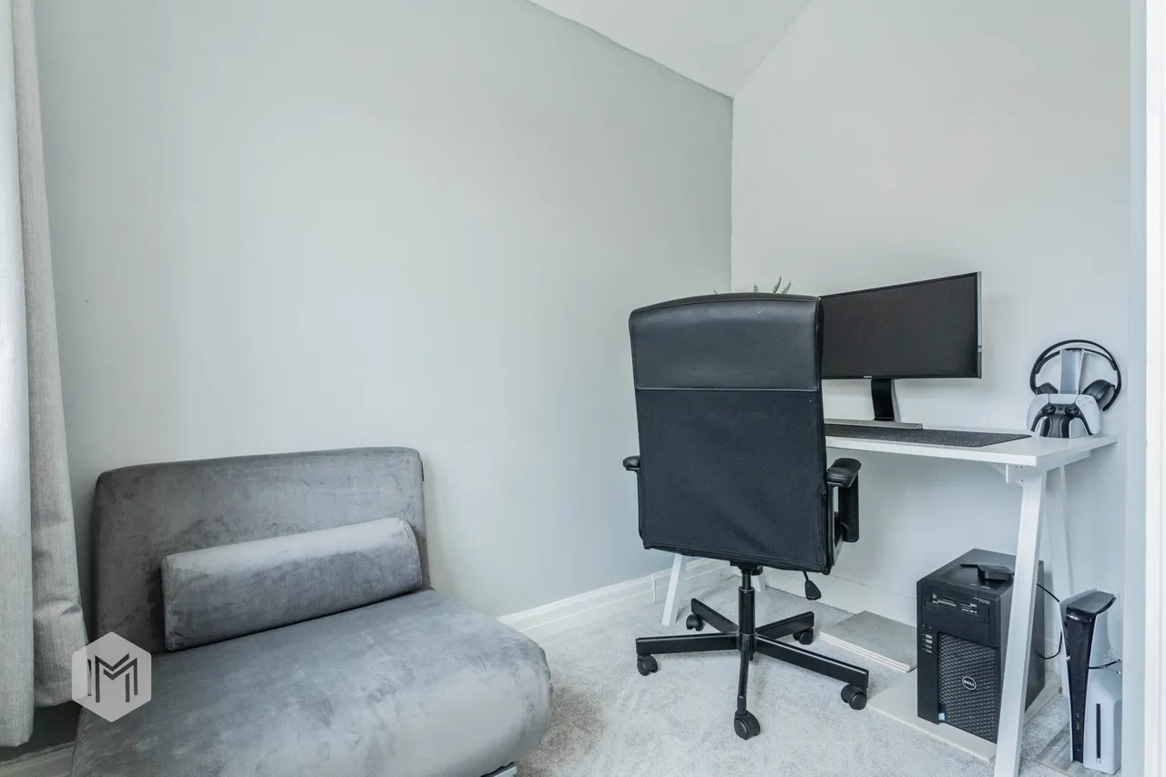 Bolton Road, Pendlebury, Swinton, Manchester, M27 8XA, photo 19