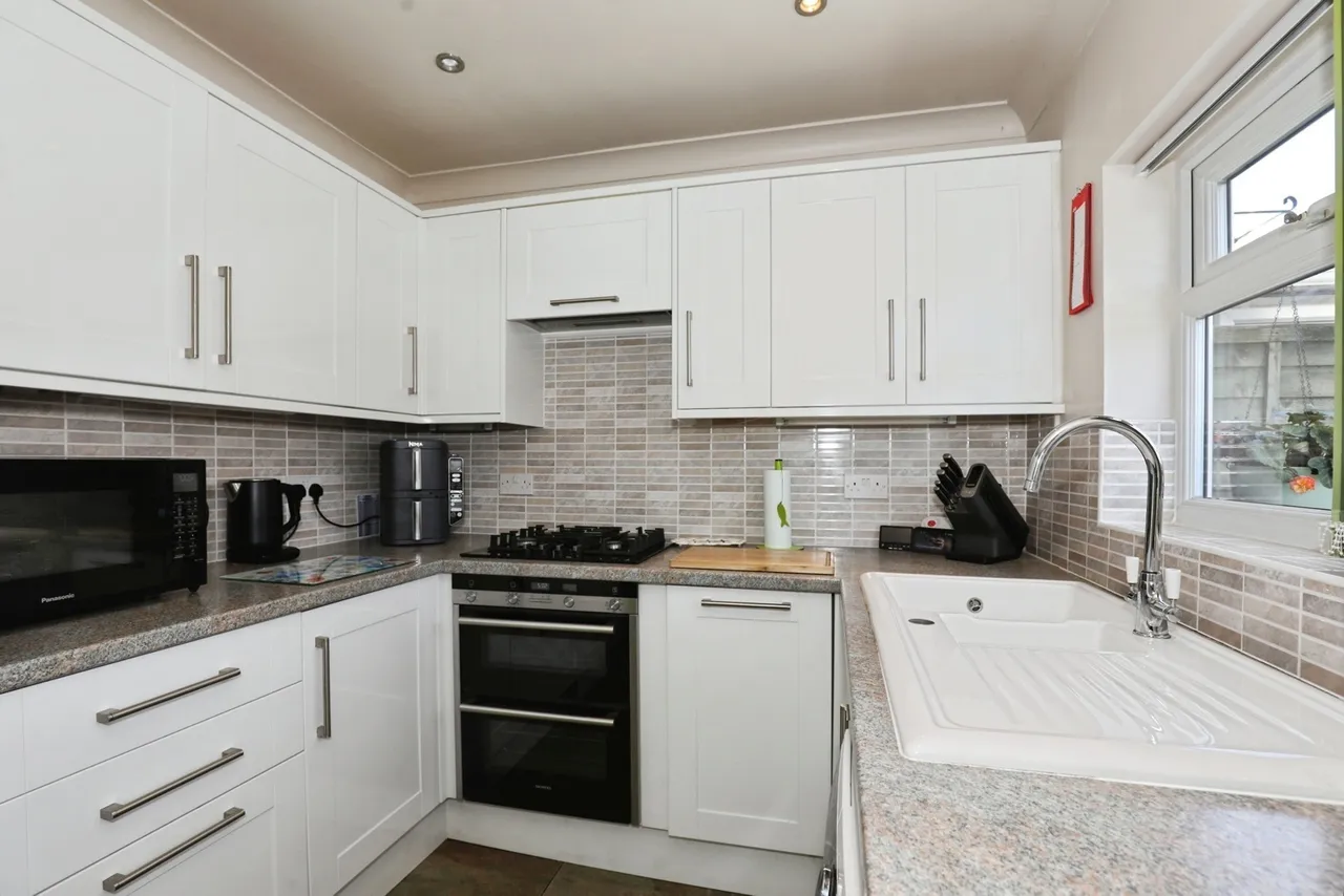 Stoneley Avenue, CREWE, Cheshire, CW1, photo 4