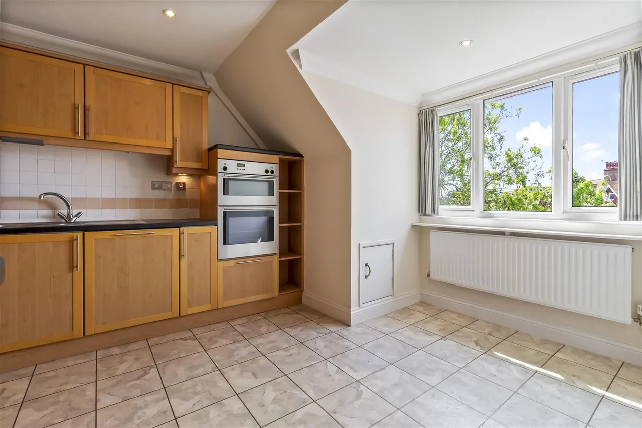 Cissbury Road, Worthing, photo 8
