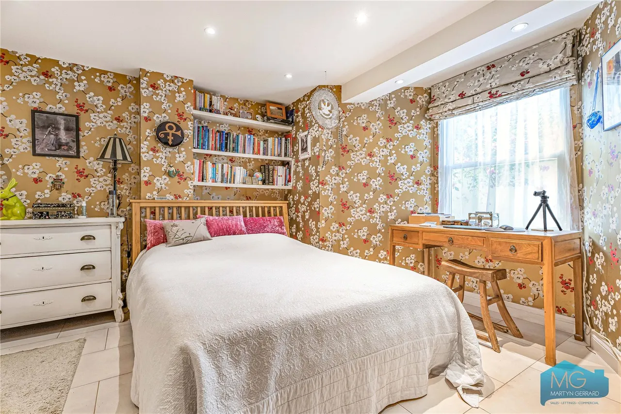 Mount View Road, London, N4, photo 11