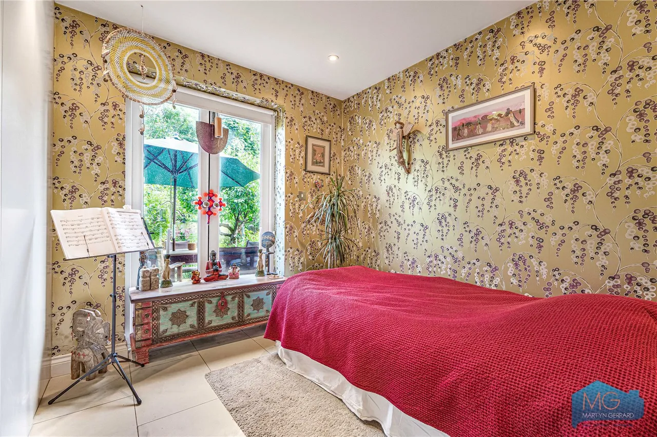 Mount View Road, London, N4, photo 15