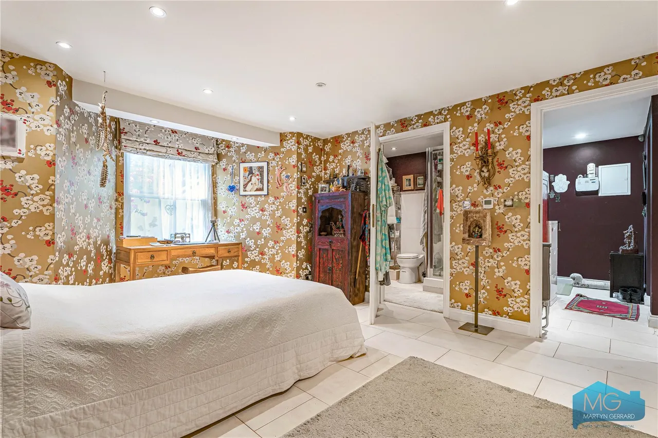 Mount View Road, London, N4, photo 13
