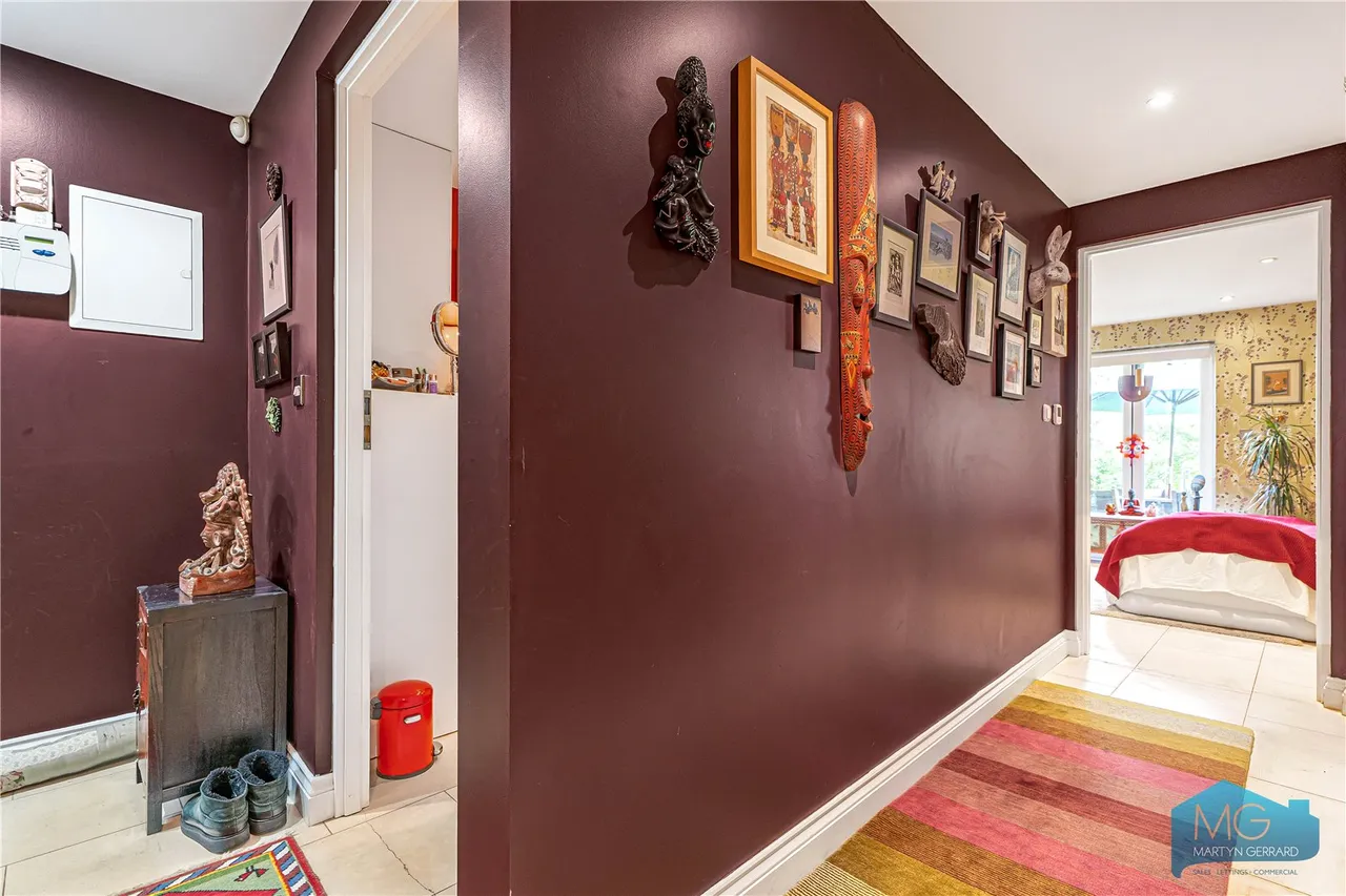 Mount View Road, London, N4, photo 14