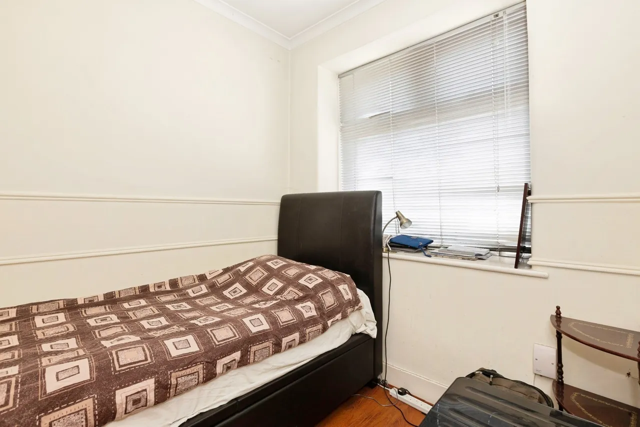 Brantwood Gardens, Ilford, IG4, photo 22