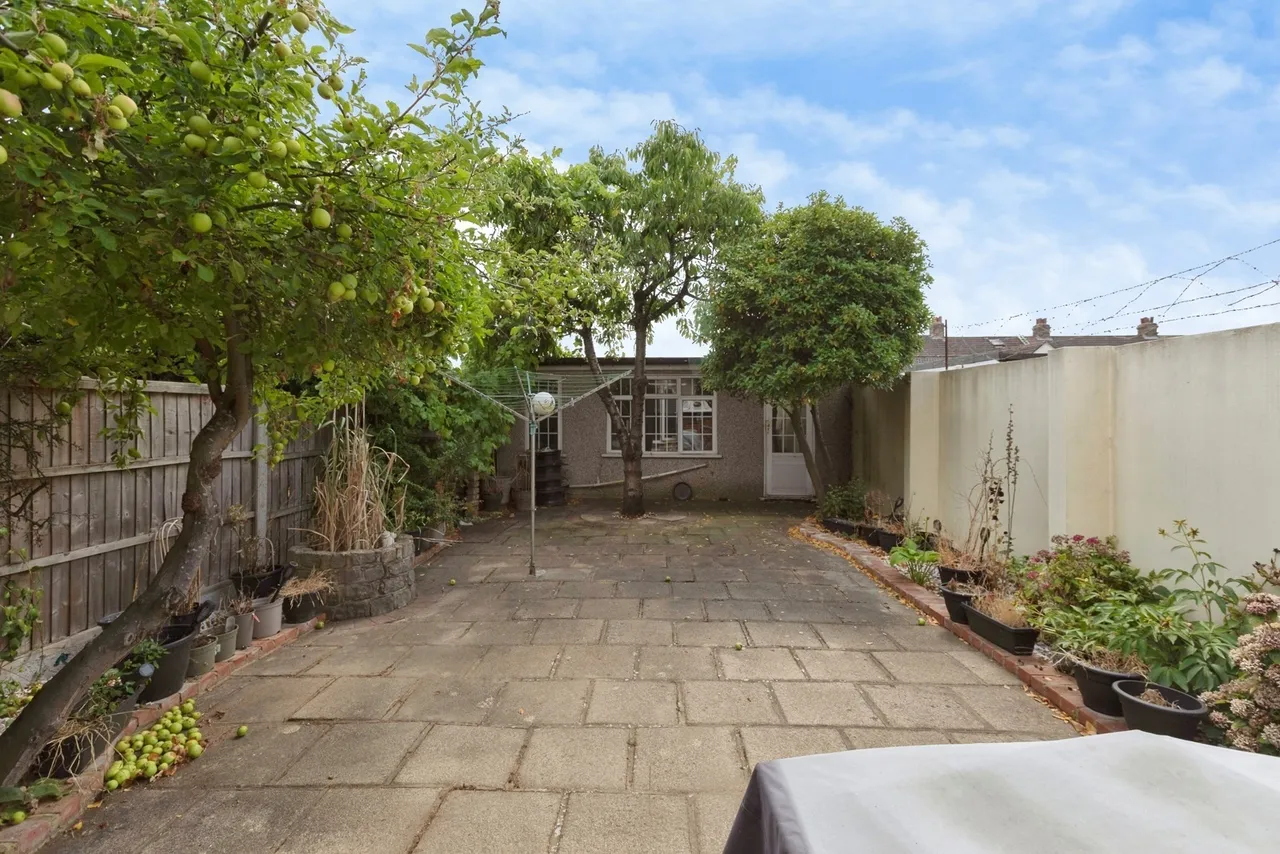 Brantwood Gardens, Ilford, IG4, photo 29