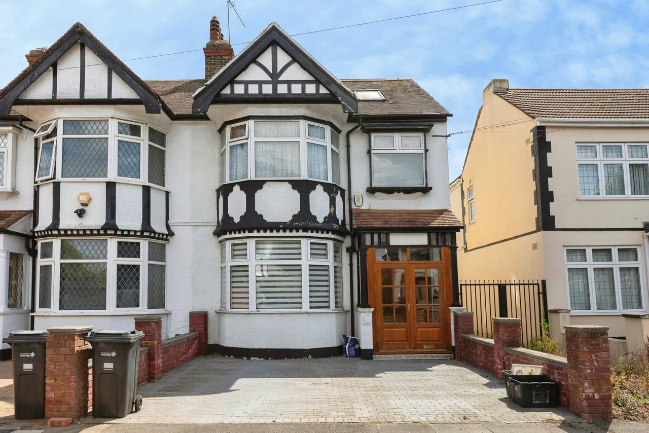 Brantwood Gardens, Ilford, IG4, photo 2
