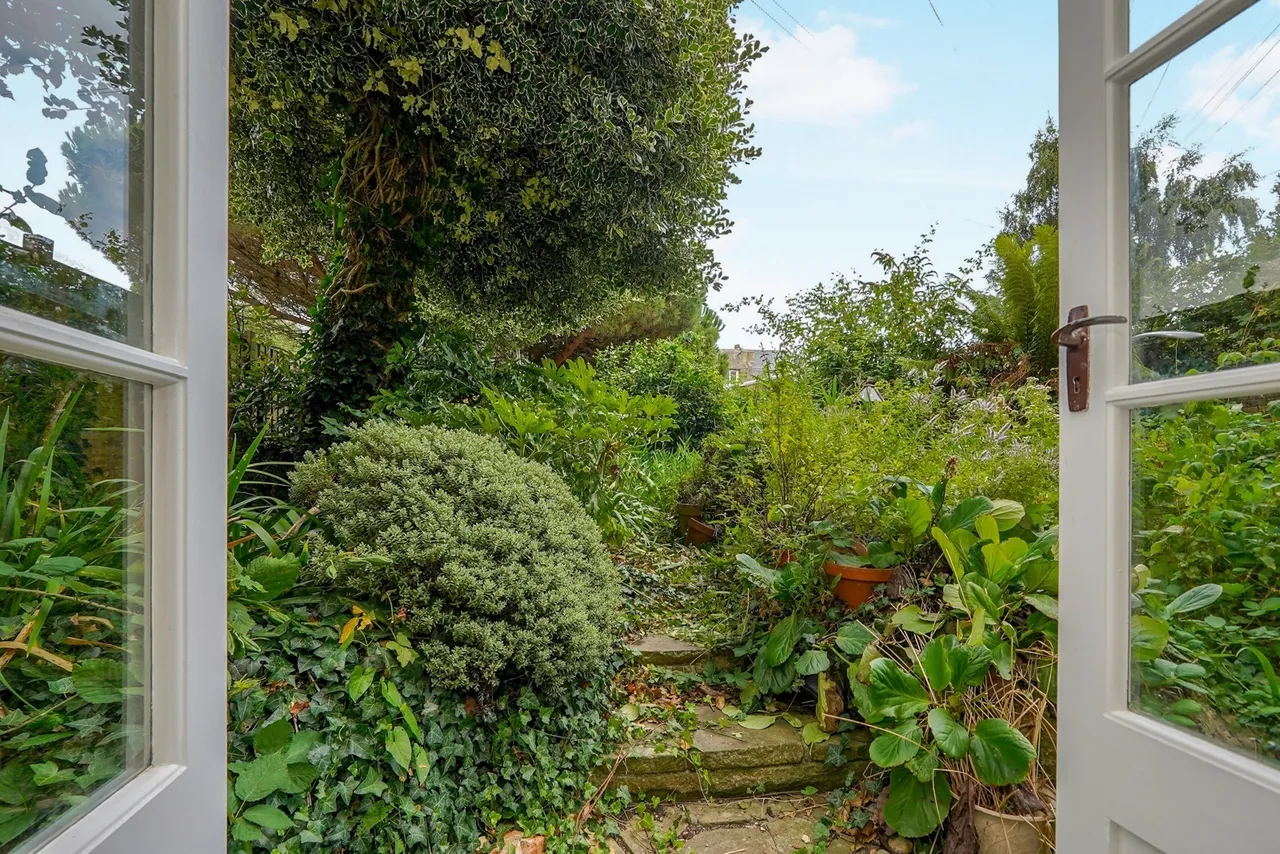 Castle Hill Avenue, Folkestone, Kent, CT20, photo 2
