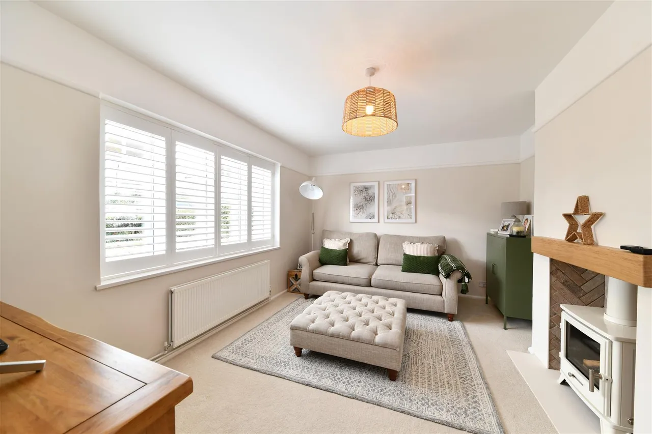 Gipsy Lane, Knebworth, Herts, SG3 6DJ, photo 13