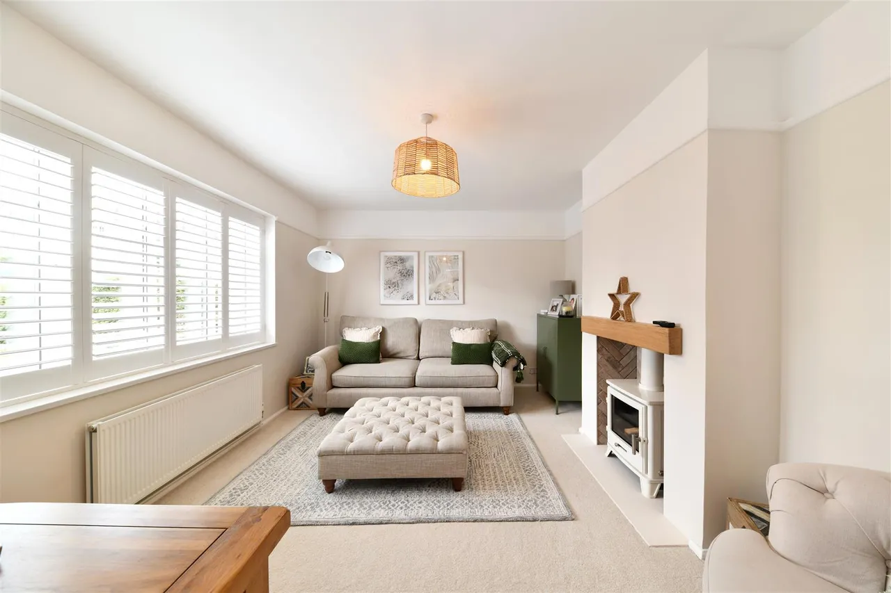 Gipsy Lane, Knebworth, Herts, SG3 6DJ, photo 2