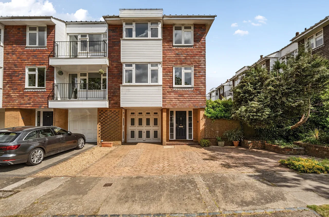 4 bed house for sale, Woodville Drive, Portsmouth, PO1