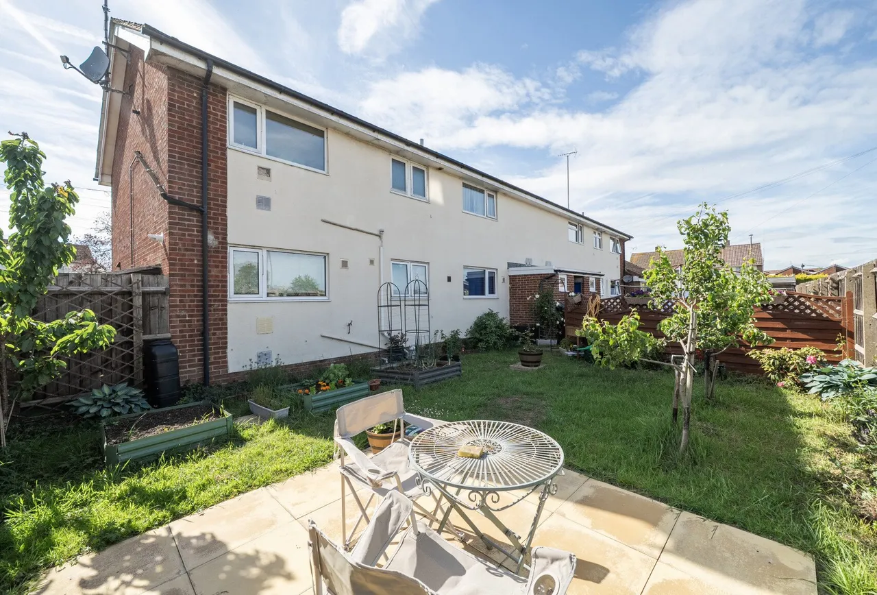 2 bed flat for sale — Cherry Orchard, Tewkesbury, GL20 8PJ