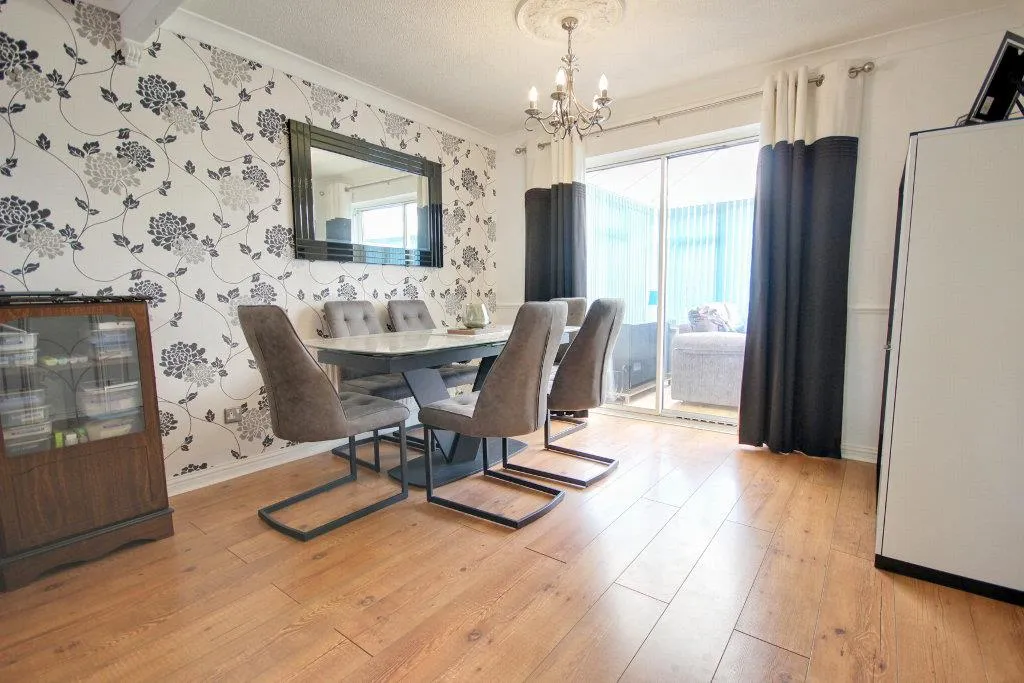 Inglefield Close, Beverley, photo 4