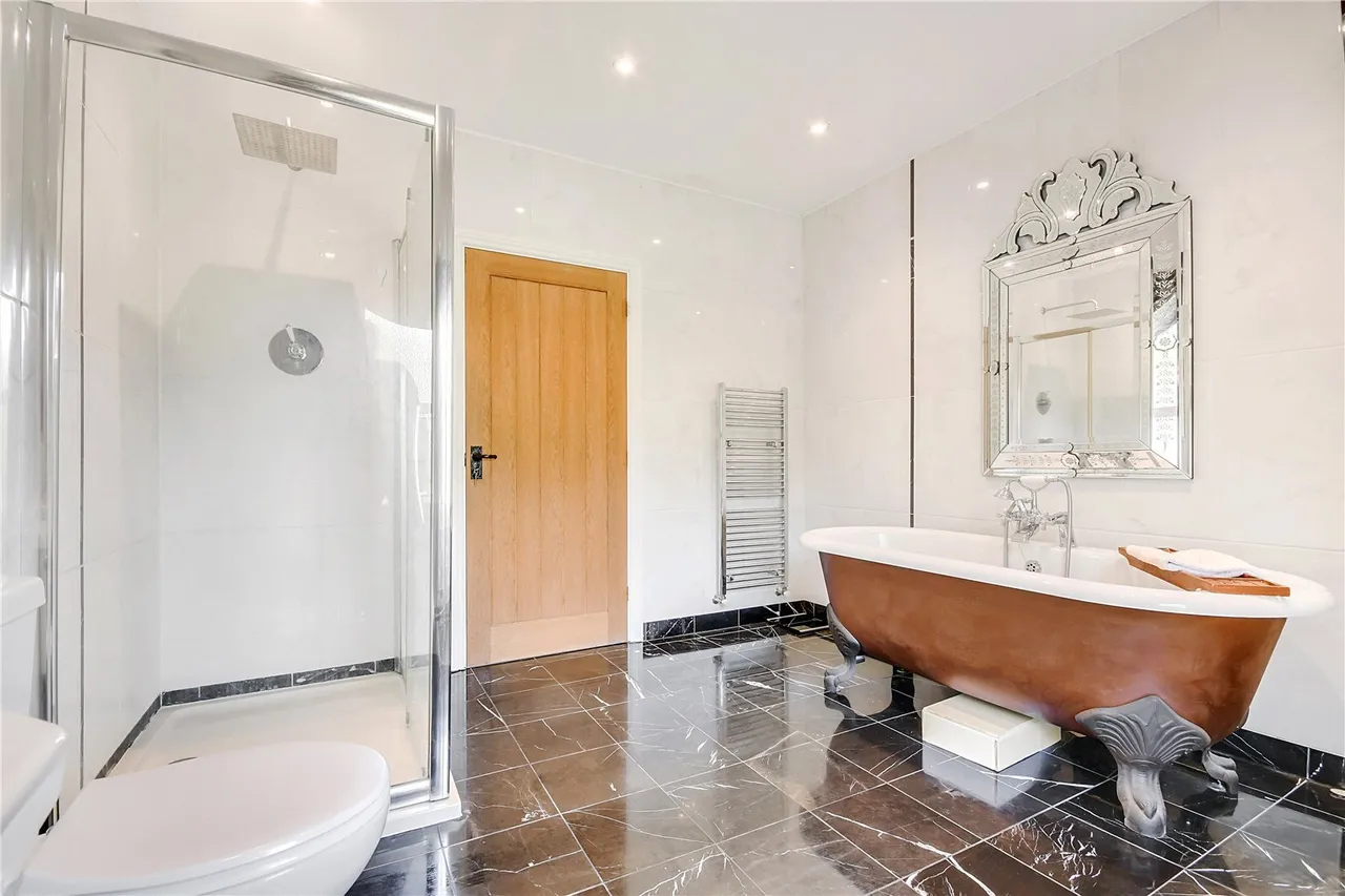 White Roding, Dunmow, CM6, photo 13