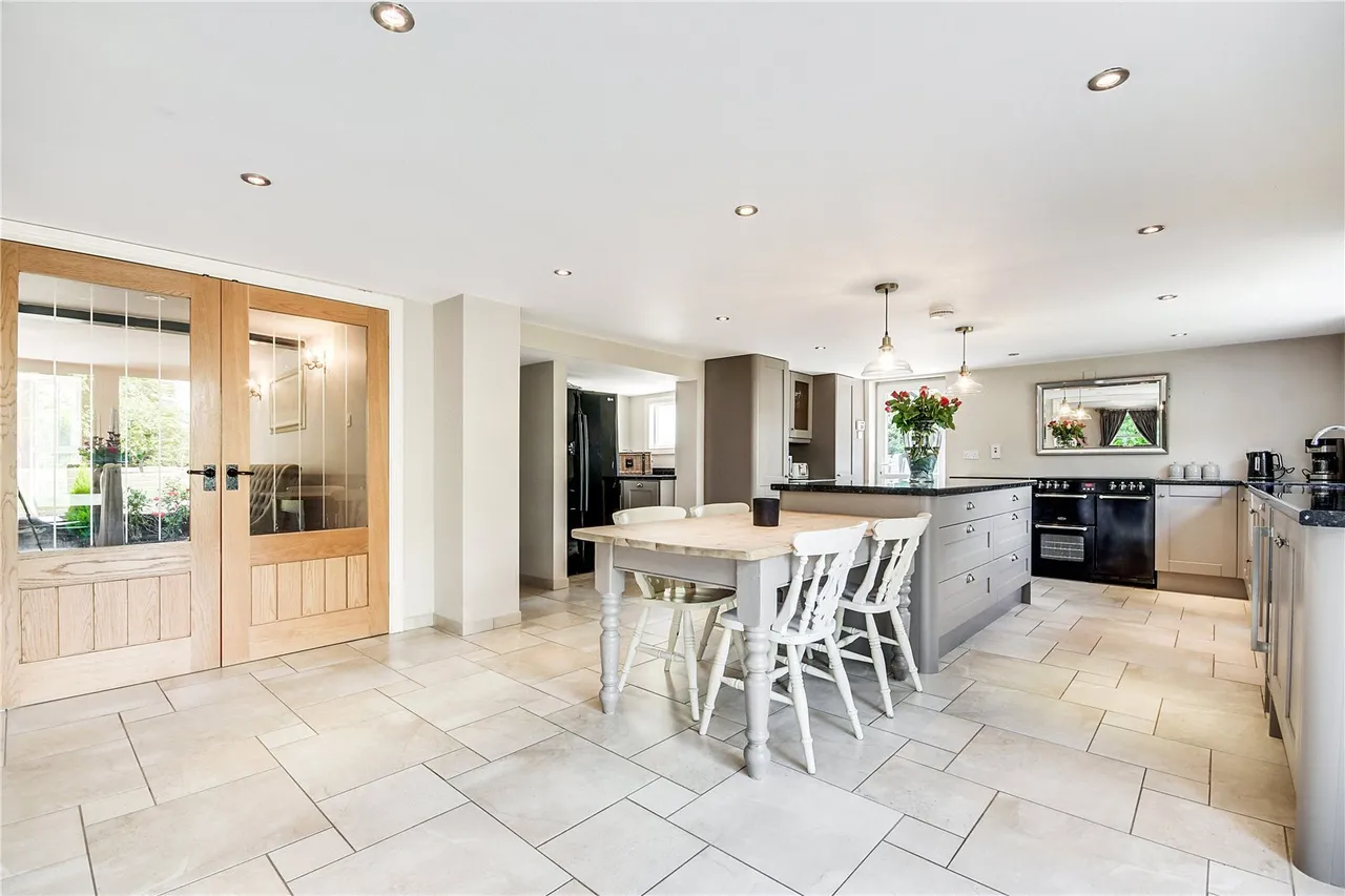 White Roding, Dunmow, CM6, photo 6