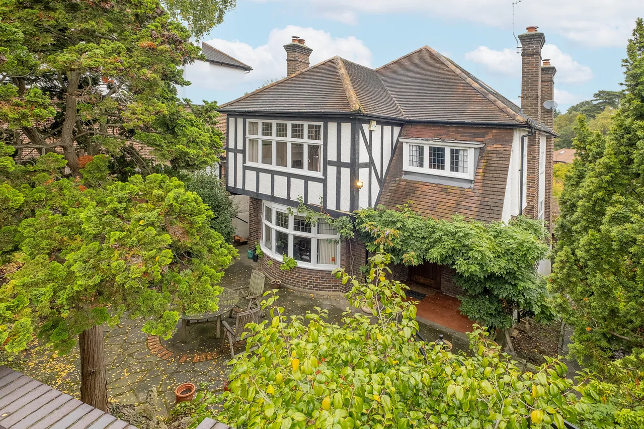 6 bed house for sale — Woodhayes Road, London, SW19
