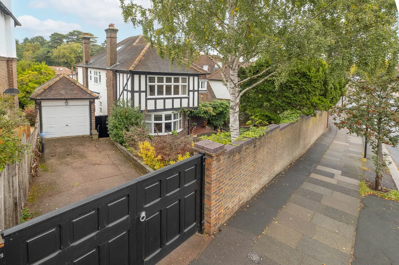 Woodhayes Road, London, SW19, photo 12