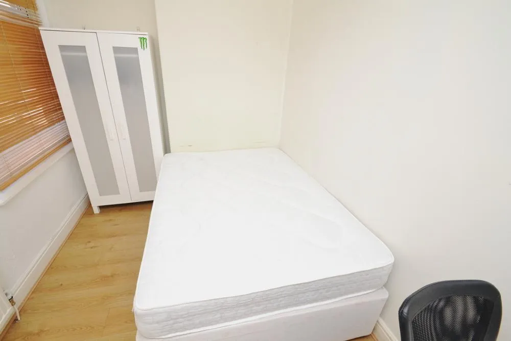 Ladybarn Lane, Fallowfield, M14, photo 6