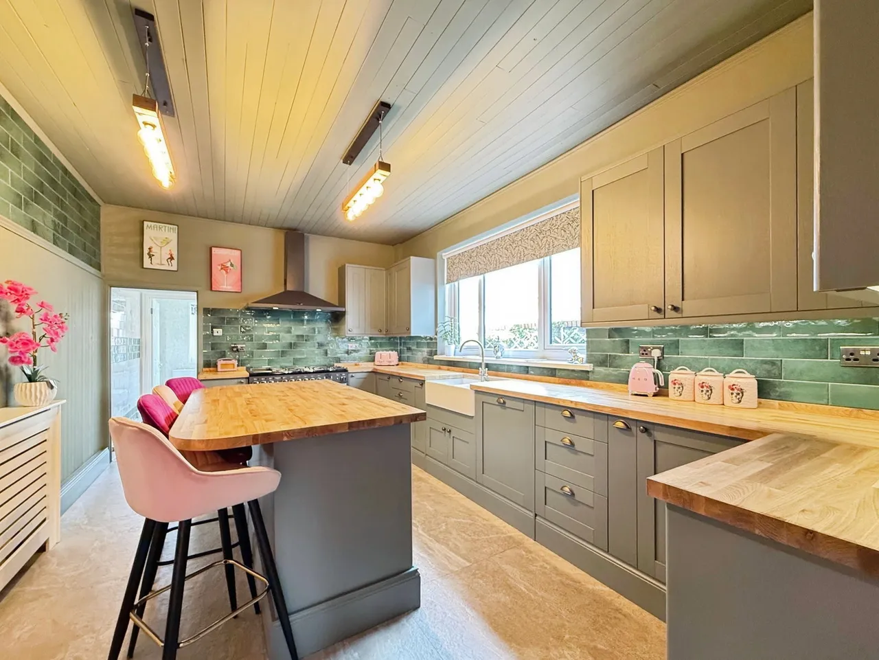 College Sqaure, Llanelli, Carmarthenshire SA15, photo 8