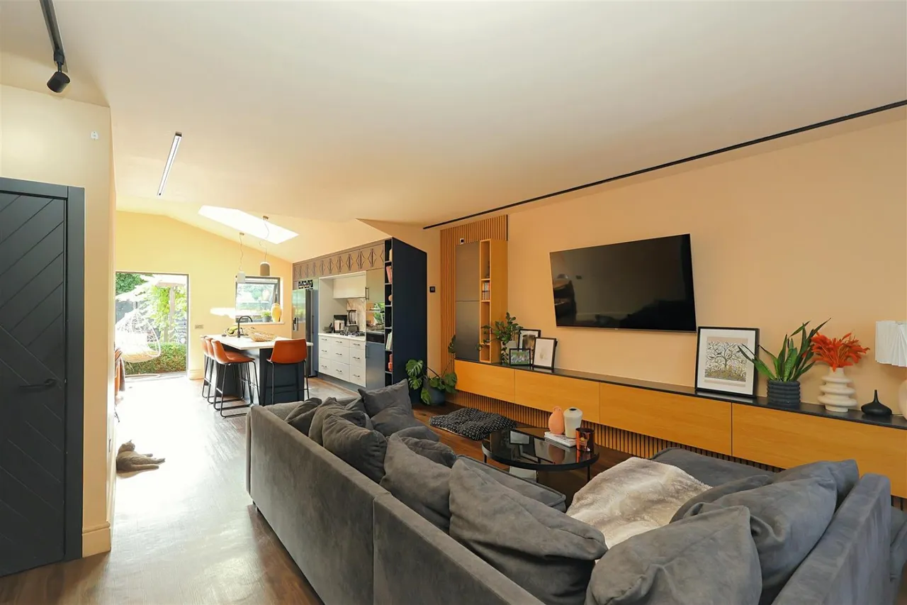 Westdale Drive, Pudsey, LS28, photo 3